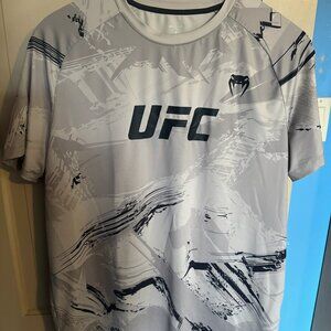 Venum UFC Fight Week Men's Dry Tech Workout Shirt Size XL Sand/Black